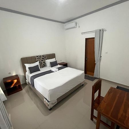 Kuta Lodge Homestay ภายนอก รูปภาพ