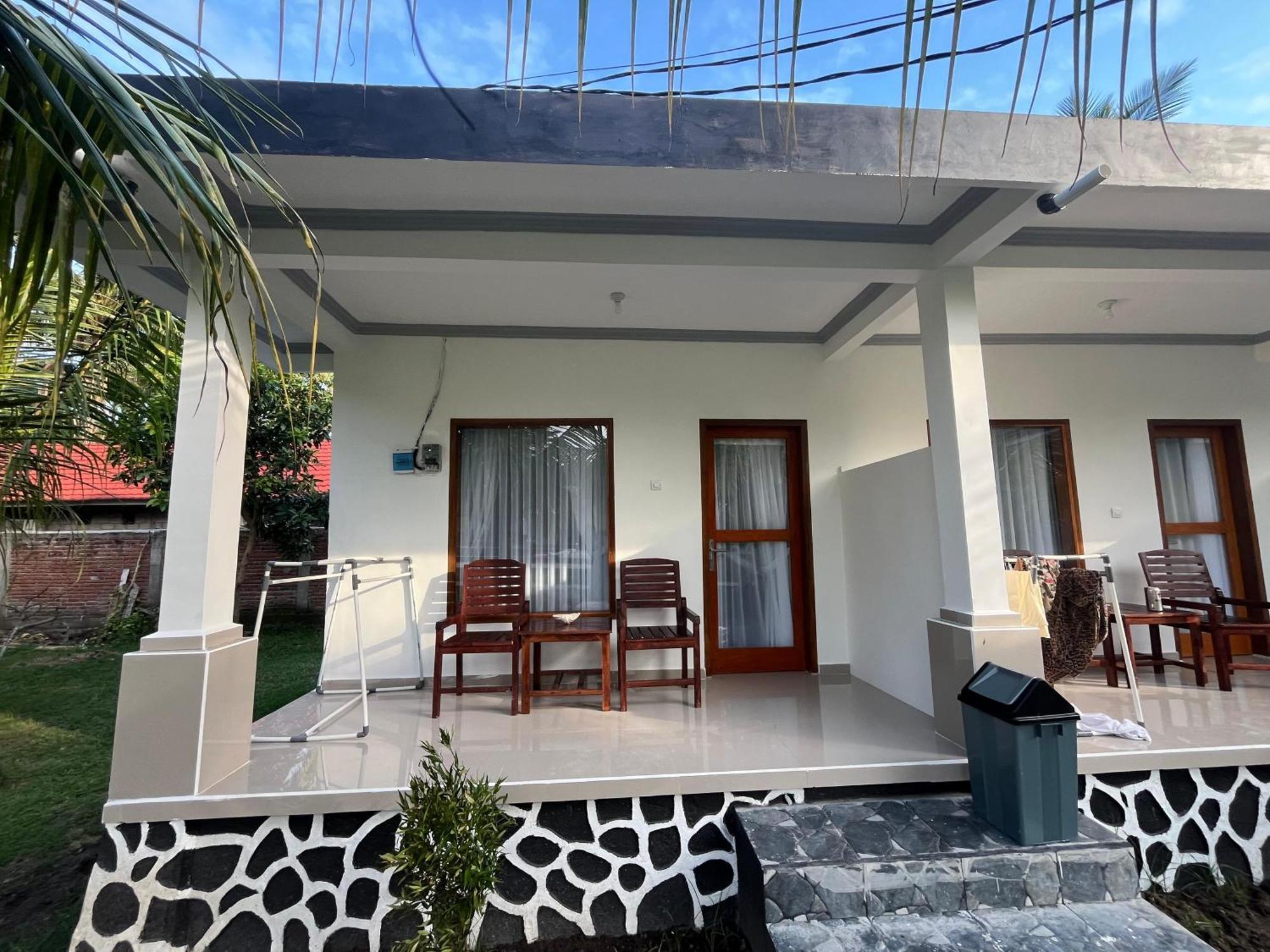 Kuta Lodge Homestay ภายนอก รูปภาพ