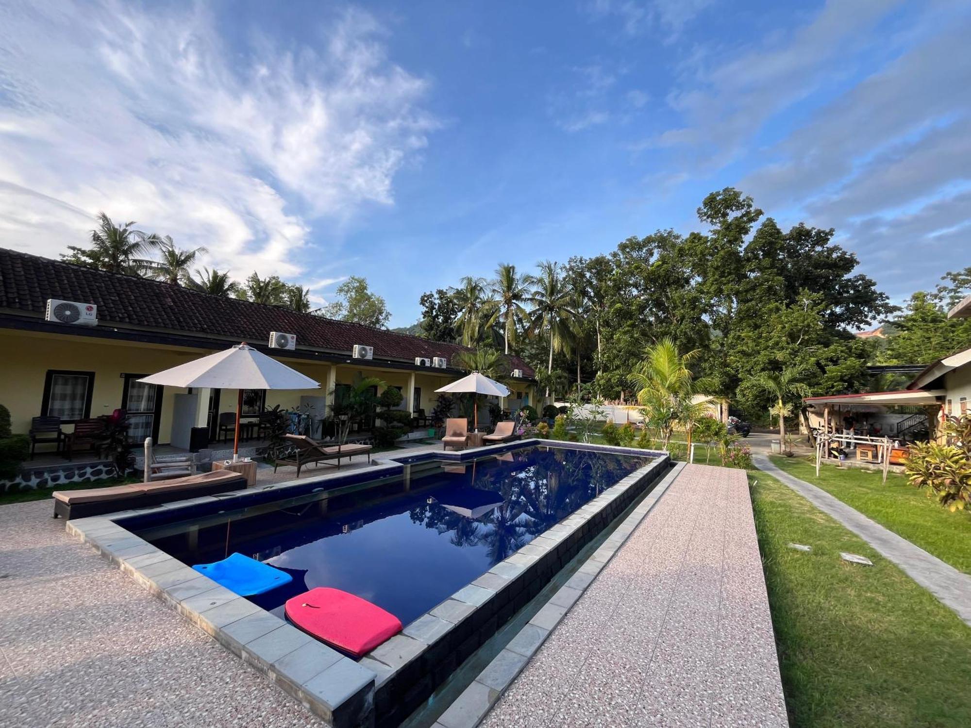 Kuta Lodge Homestay ภายนอก รูปภาพ
